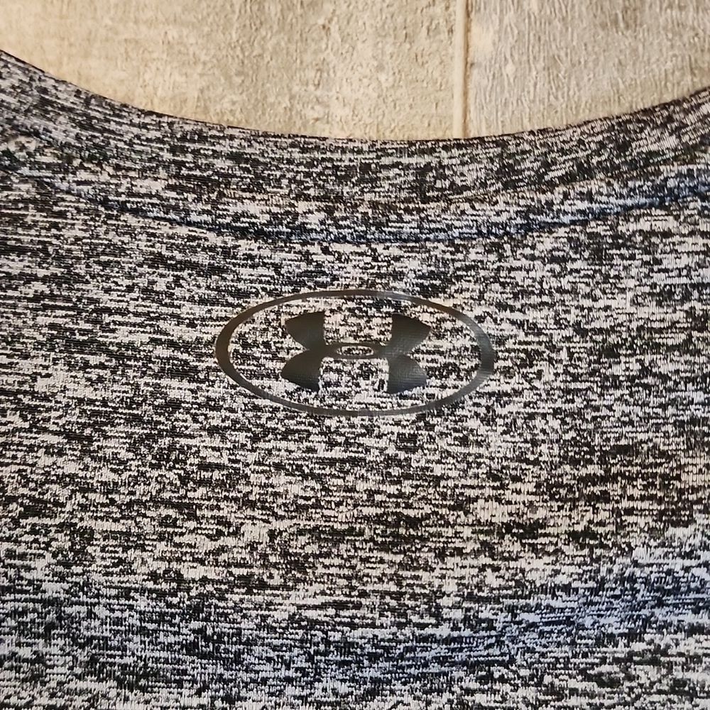 Under Armour men's TShirt - Picture 6 of 9